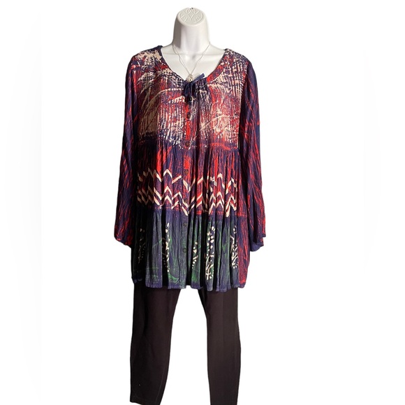 NWT.  BLOUSE by Sacred Threads. ONESIZE. BL/RD 2.     219751 - Picture 2 of 5